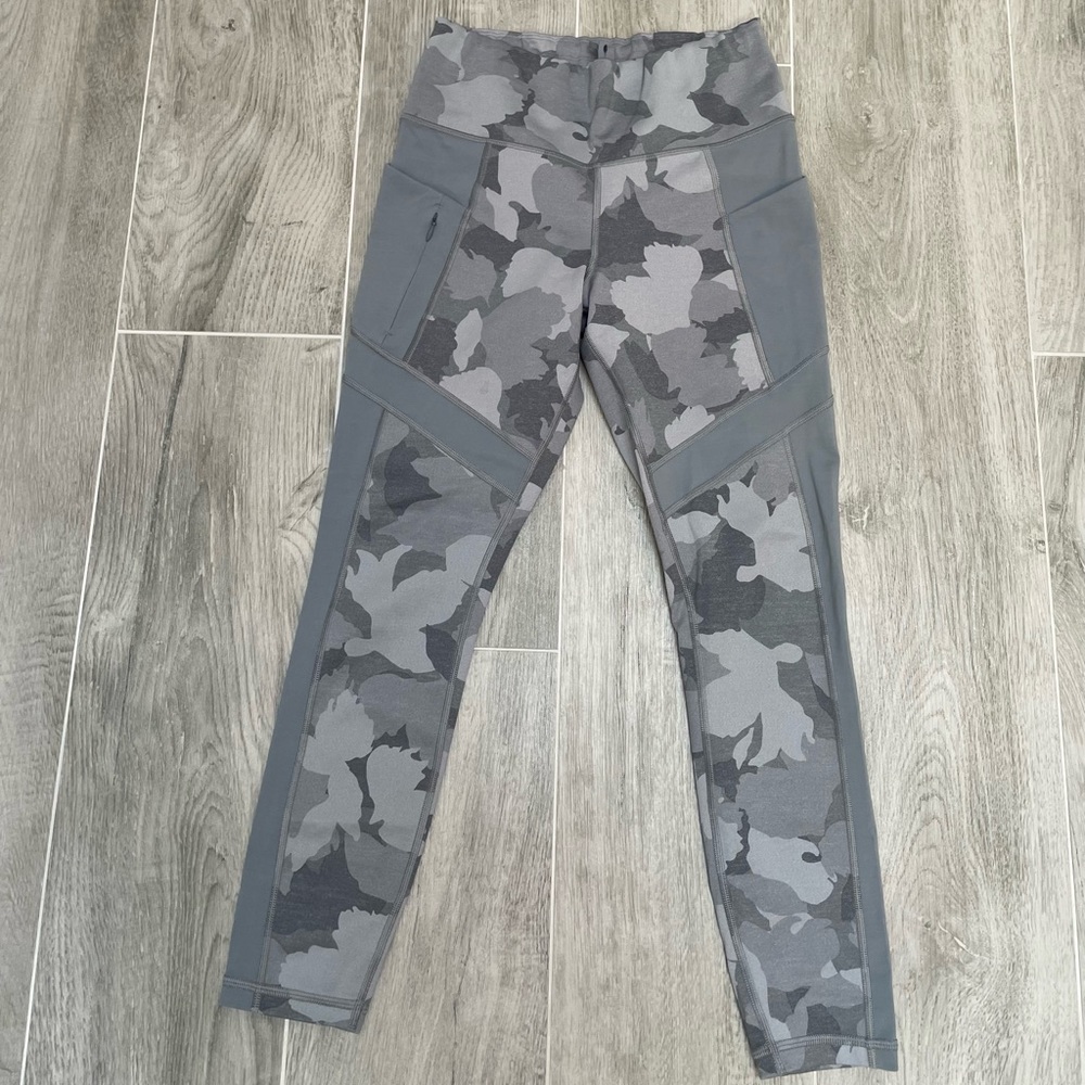 Athleta Essex Hybrid Camo Tight
